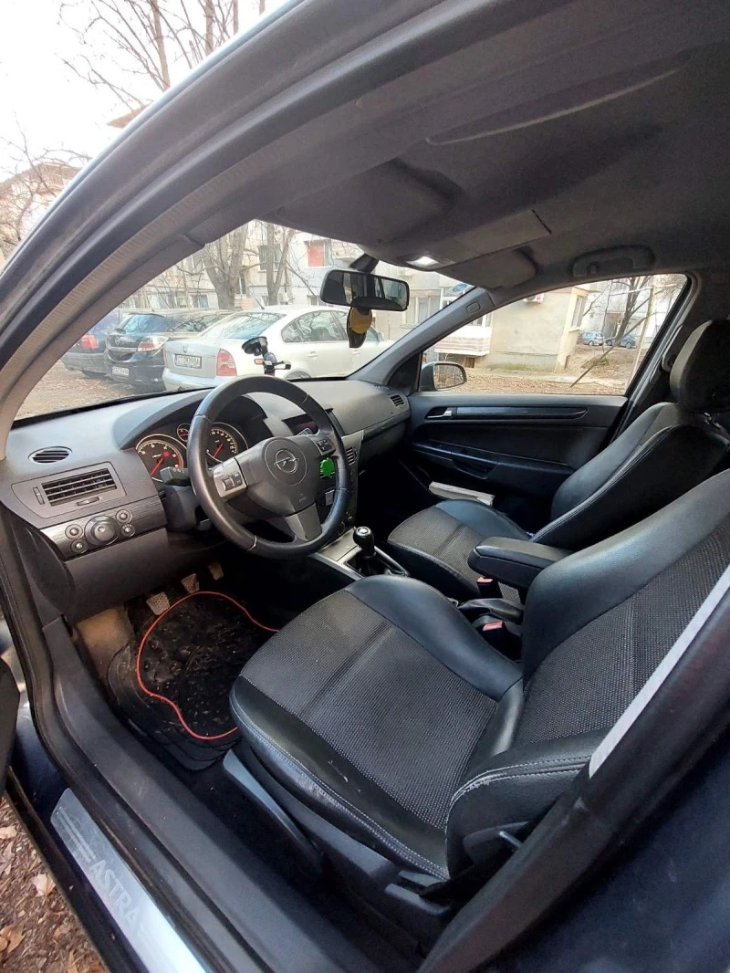 Opel Astra 1.9 DCI, снимка 9 - Автомобили и джипове - 47397859