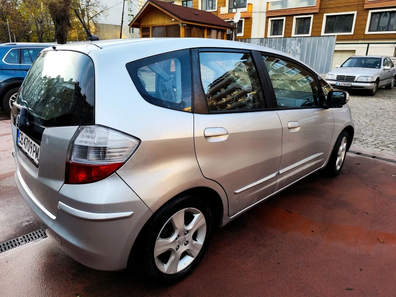 Honda Jazz 1.4i, снимка 3 - Автомобили и джипове - 48244477