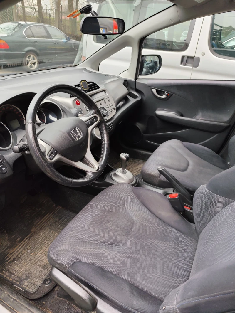 Honda Jazz 1.4i, снимка 13 - Автомобили и джипове - 49220548