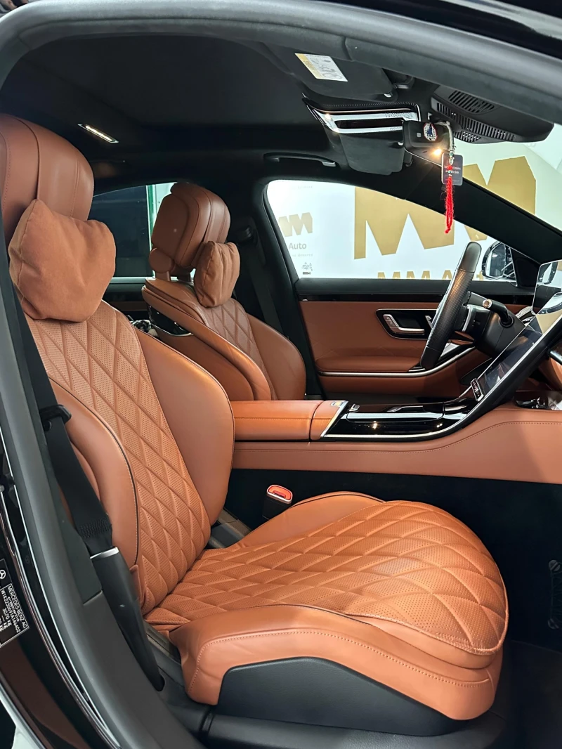Mercedes-Benz S 580 eHybrid* AMG* 4Matic* Burm* HuD* Pano, снимка 11 - Автомобили и джипове - 50795034