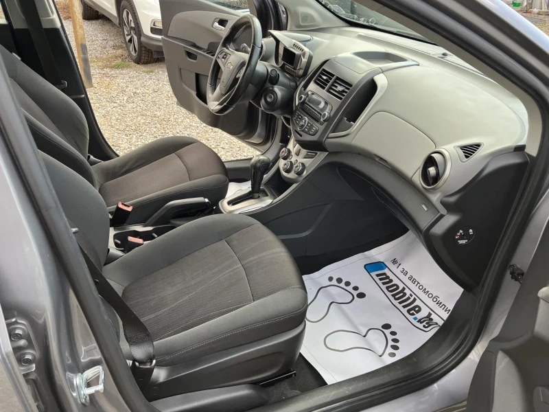 Chevrolet Aveo, снимка 10 - Автомобили и джипове - 52019945