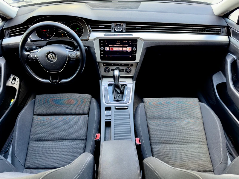 VW Passat 1.6 TDI, снимка 9 - Автомобили и джипове - 52480283