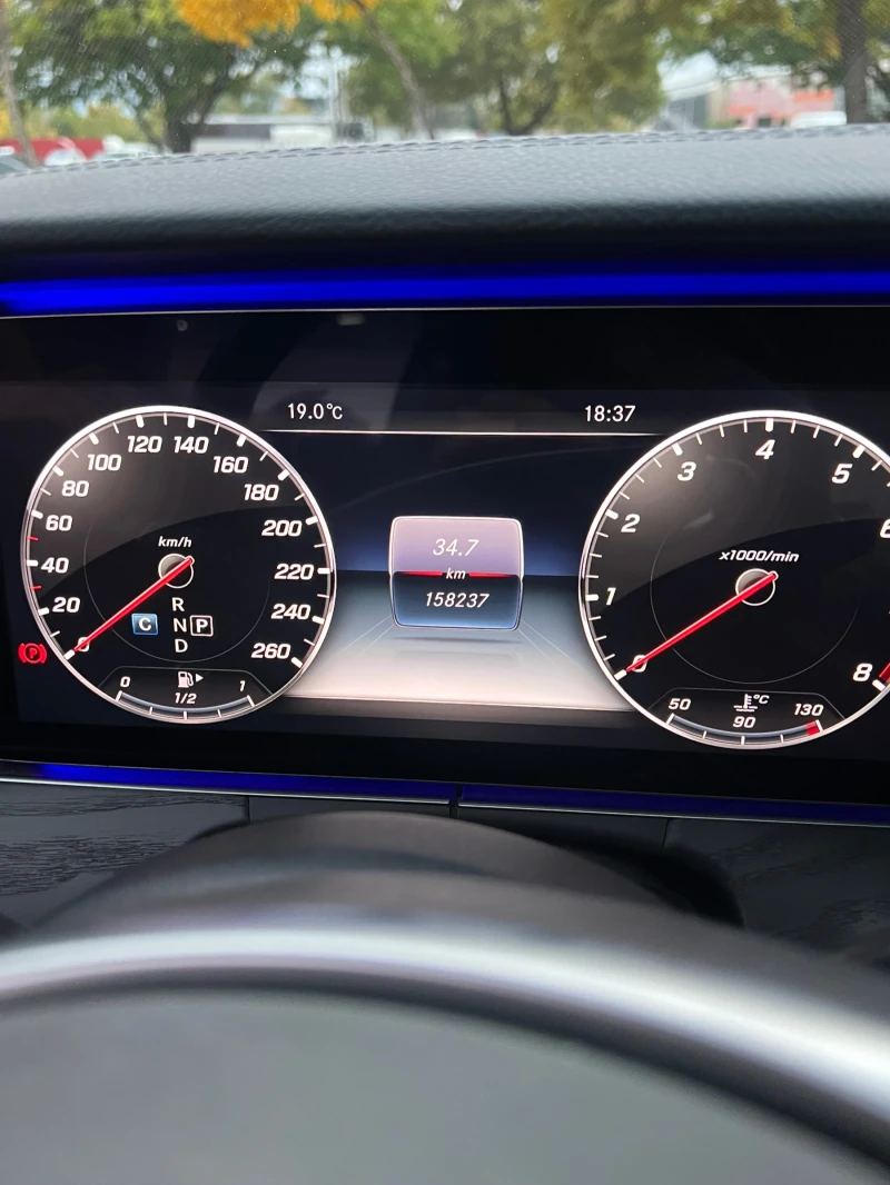 Mercedes-Benz E 400 4matic, снимка 16 - Автомобили и джипове - 52055362