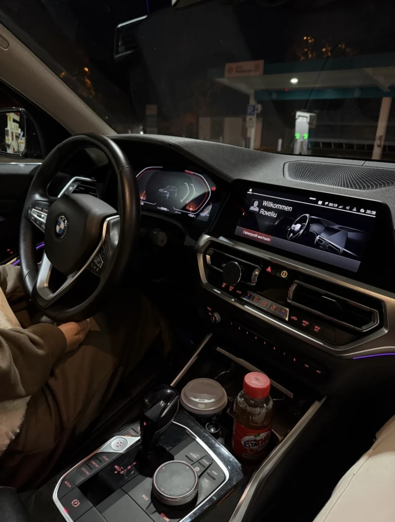 BMW 320 Luxury Line, снимка 4 - Автомобили и джипове - 52233793