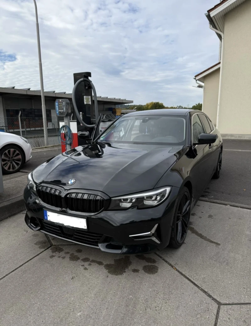 BMW 320 Luxury Line, снимка 3 - Автомобили и джипове - 52233793