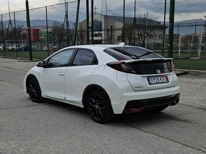 Honda Civic 1.8i-VTEC Facelift Black Edition, снимка 7 - Автомобили и джипове - 52584345