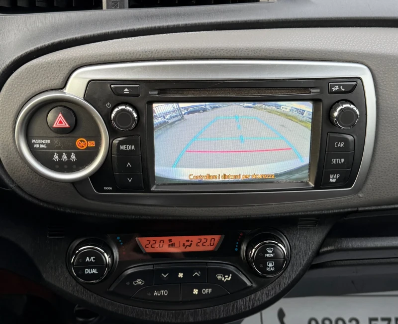 Toyota Yaris 1.3i-152.000km-NEW-FULL-NAVI-KAMERA-TOP-TOP-TOP, снимка 11 - Автомобили и джипове - 52673547
