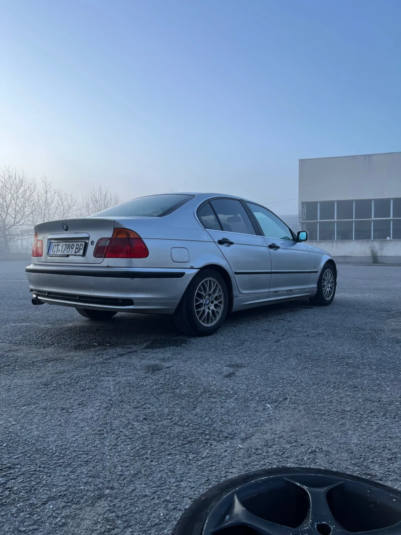 BMW 318, снимка 3 - Автомобили и джипове - 52816467
