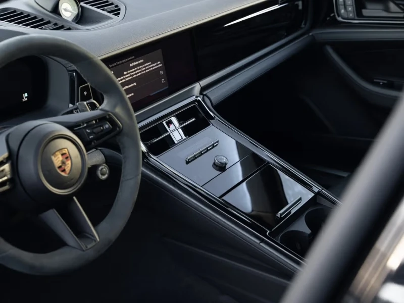 Porsche Panamera 4* E-HYBRID* LED-MATRIX* ПАНО* BOSE* ГАРАНЦИЯ, снимка 12 - Автомобили и джипове - 53168576