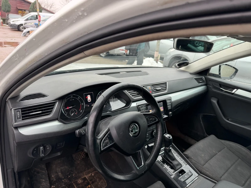 Skoda Superb 1.6TDI AVTOMAT/NAVI EURO 6, снимка 11 - Автомобили и джипове - 53203752