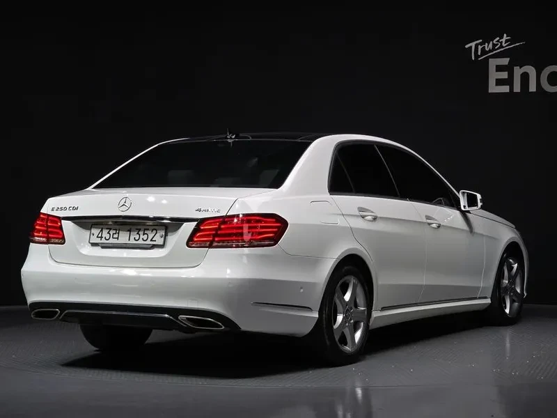 Mercedes-Benz E 250 Cdi 4Matic, снимка 2 - Автомобили и джипове - 55750216