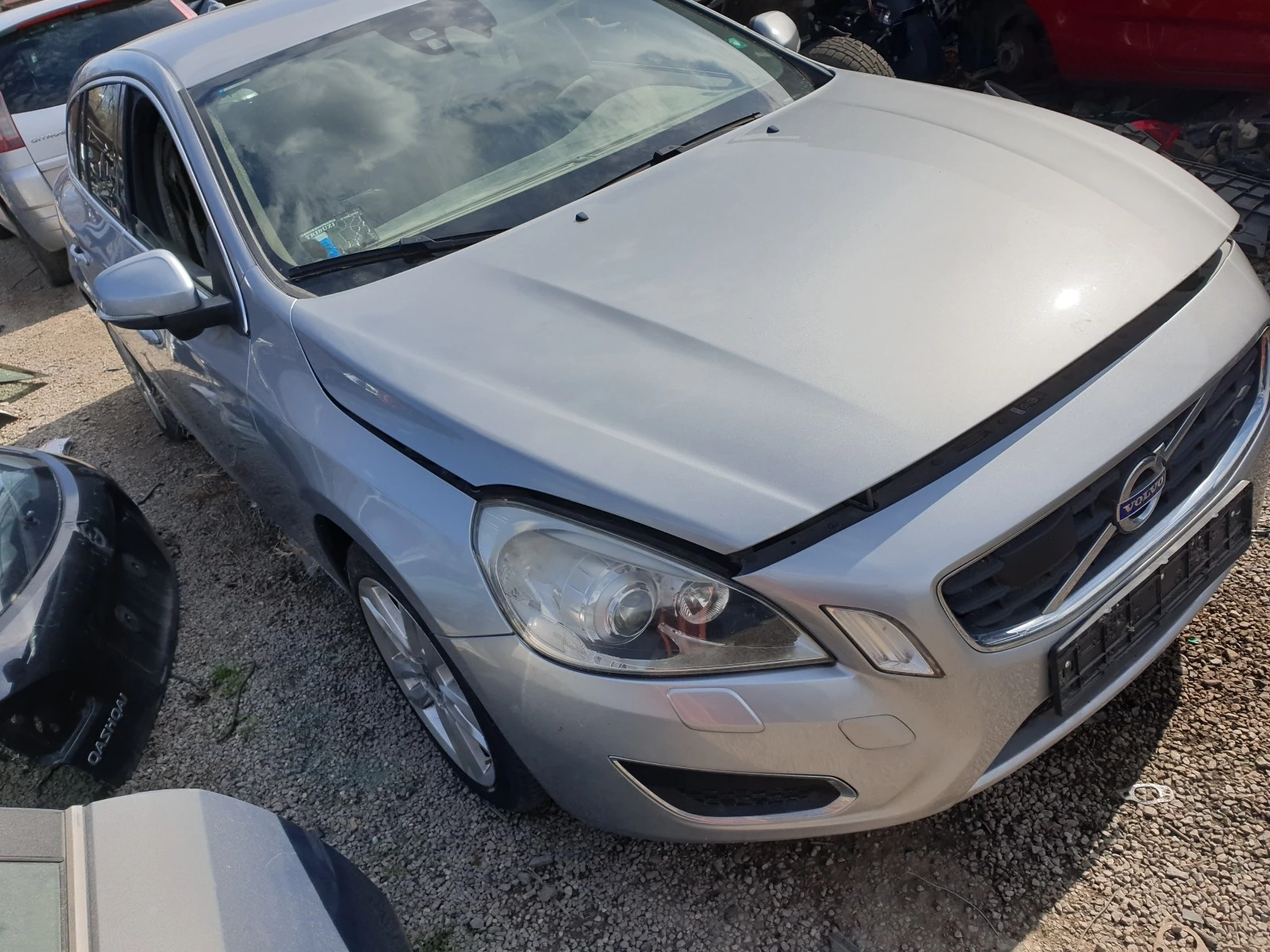 Volvo V60 1.6i Турбо Т4 180кс, снимка 1