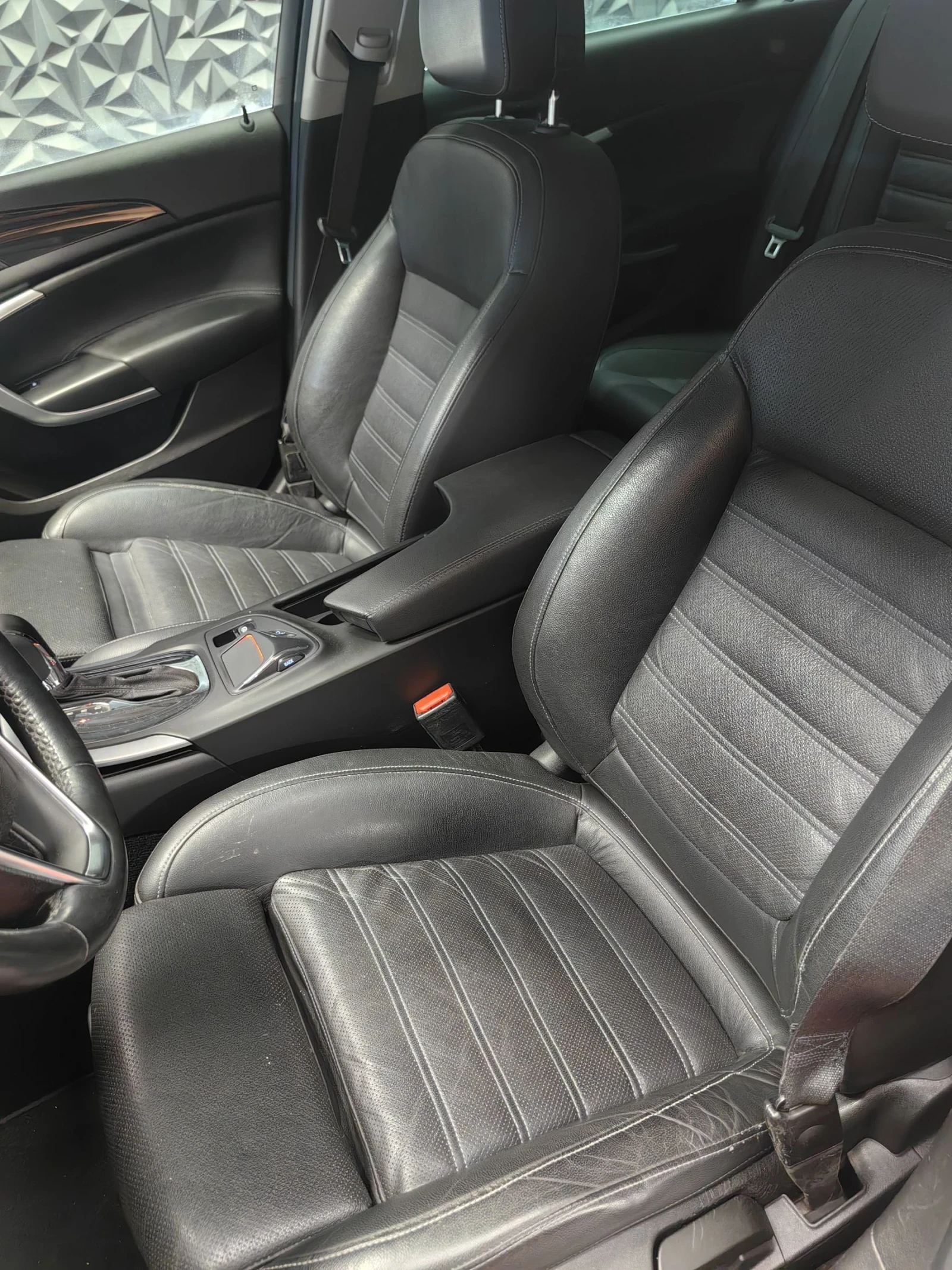Opel Insignia SWISS* AВТОМАТ* ОБДУХВАНЕ* ПОДГРЕВ ВОЛАН И СЕДАЛКИ - изображение 6