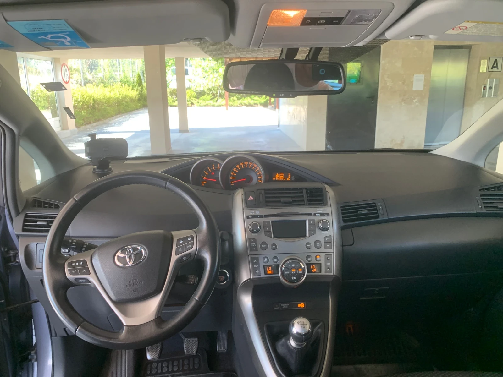 Toyota Verso 2.0 Дизел - изображение 5