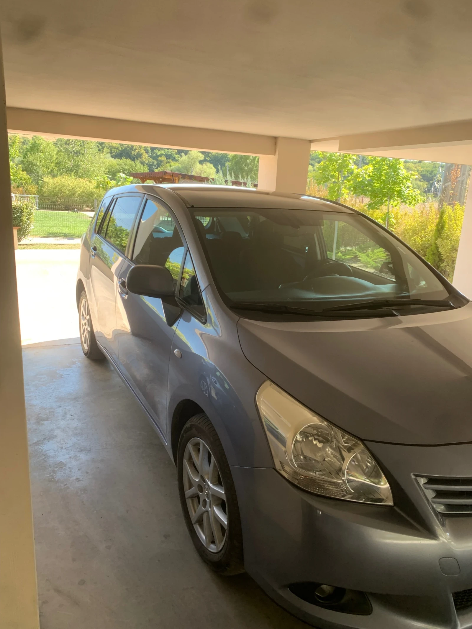 Toyota Verso 2.0 Дизел - изображение 2