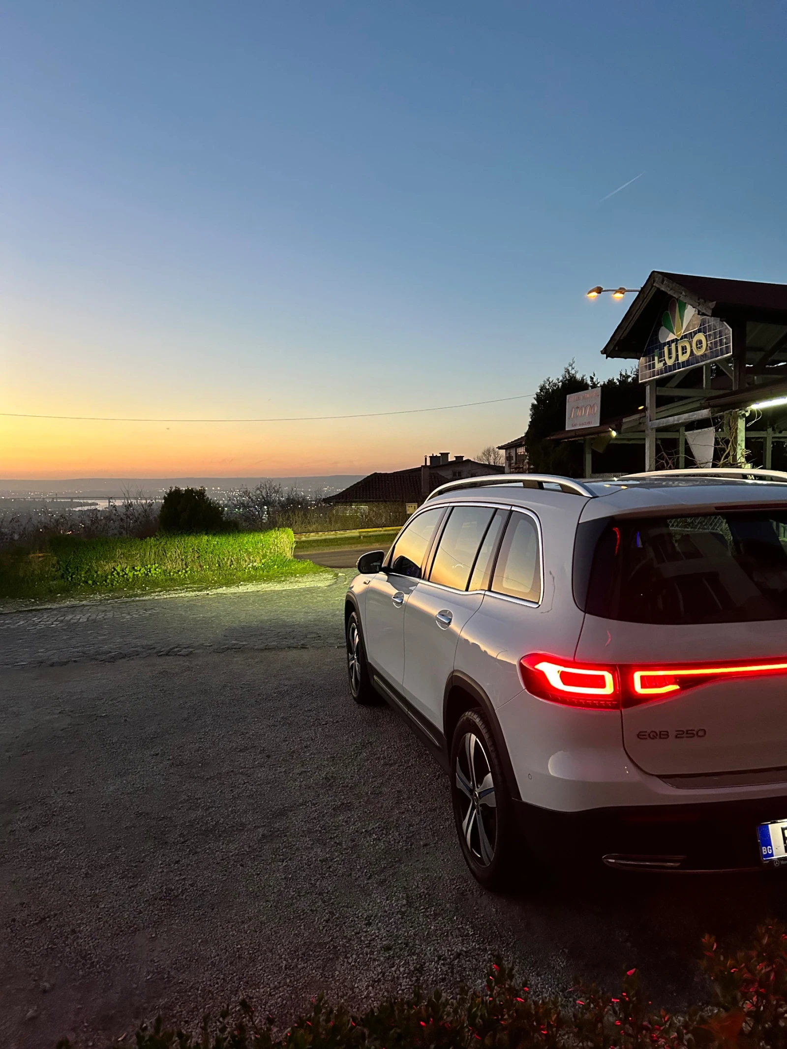 Mercedes-Benz EQB 250 | Mobile.bg   3