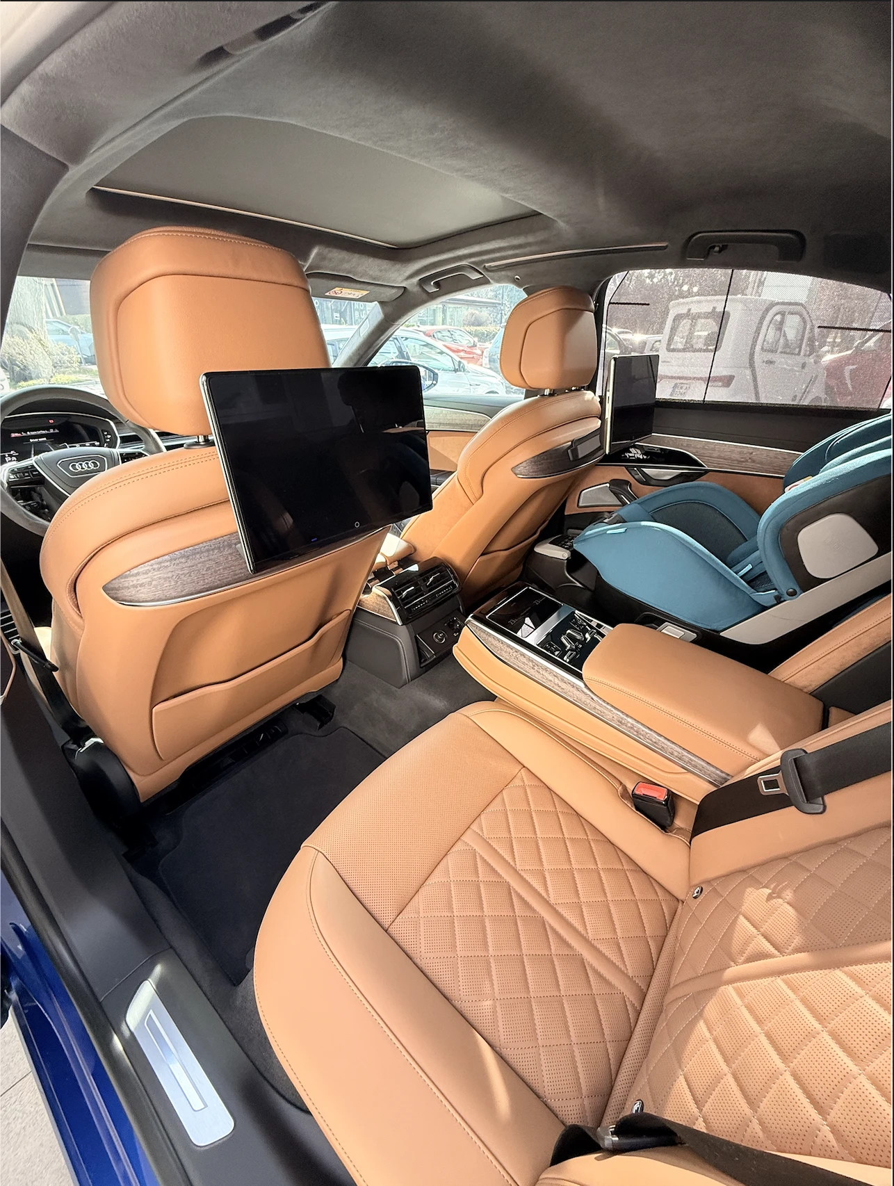 Audi S8 Full spec, Ceramic, B&O, TV, PPF, Night Vision, снимка 14 - Автомобили и джипове - 53663590