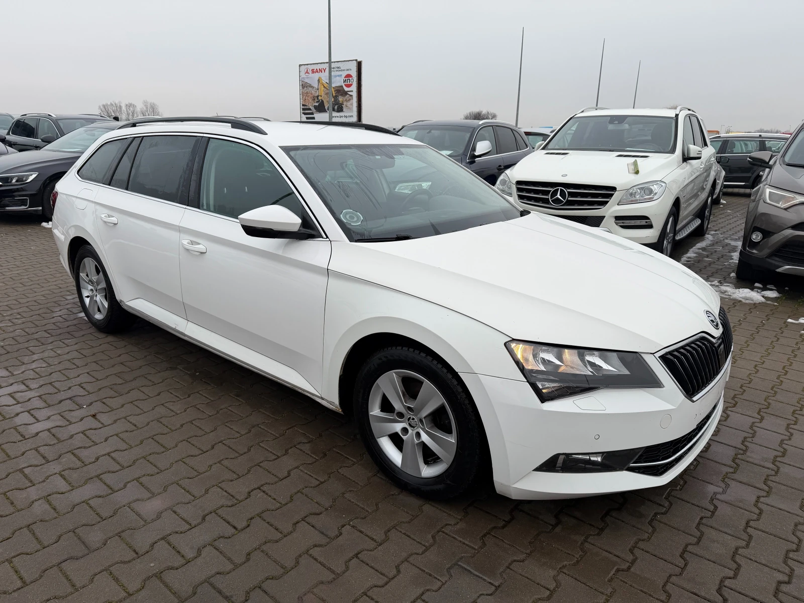 Skoda Superb 1.6TDI AVTOMAT/NAVI EURO 6 - изображение 4