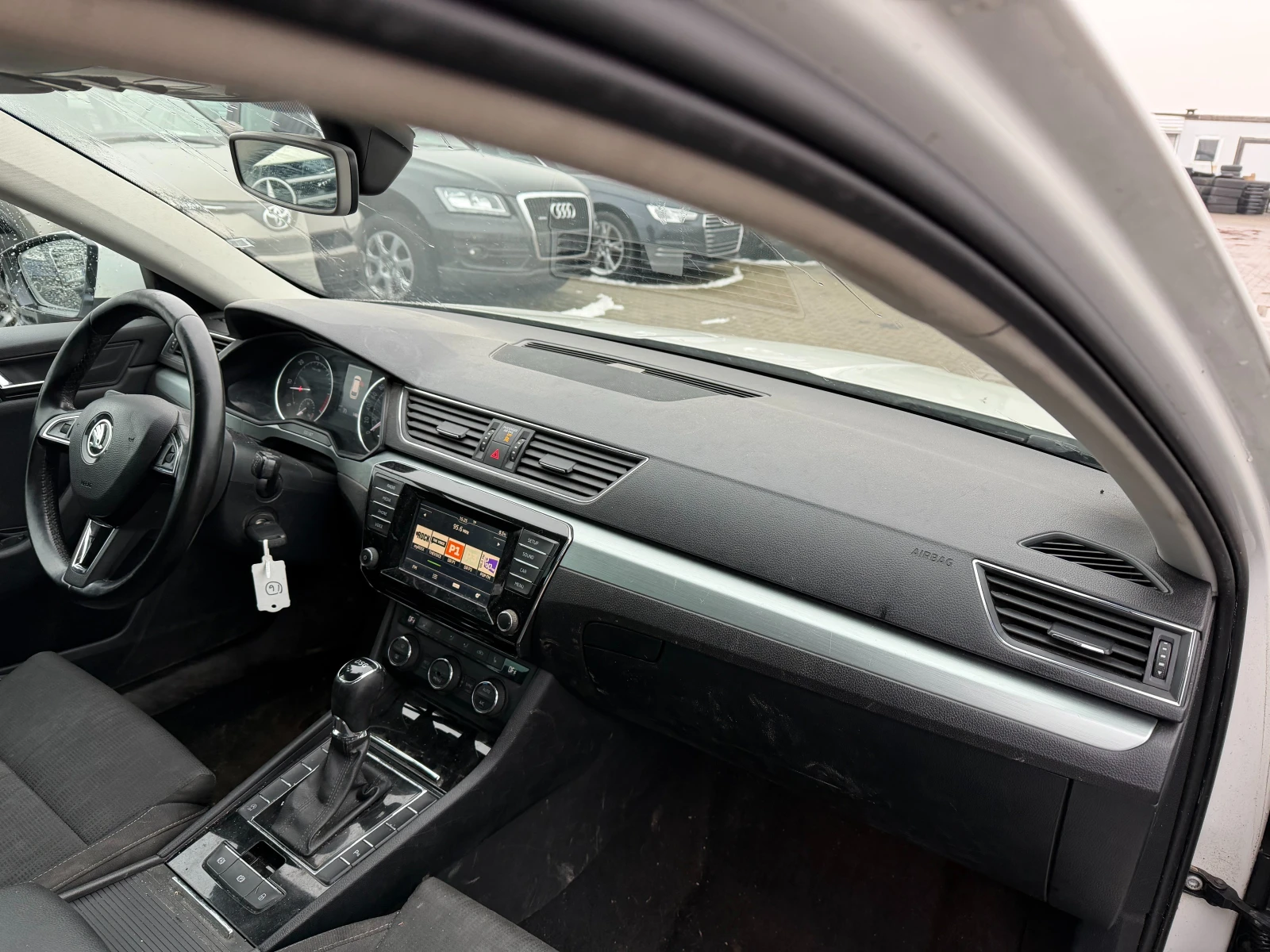 Skoda Superb 1.6TDI AVTOMAT/NAVI EURO 6 - изображение 10