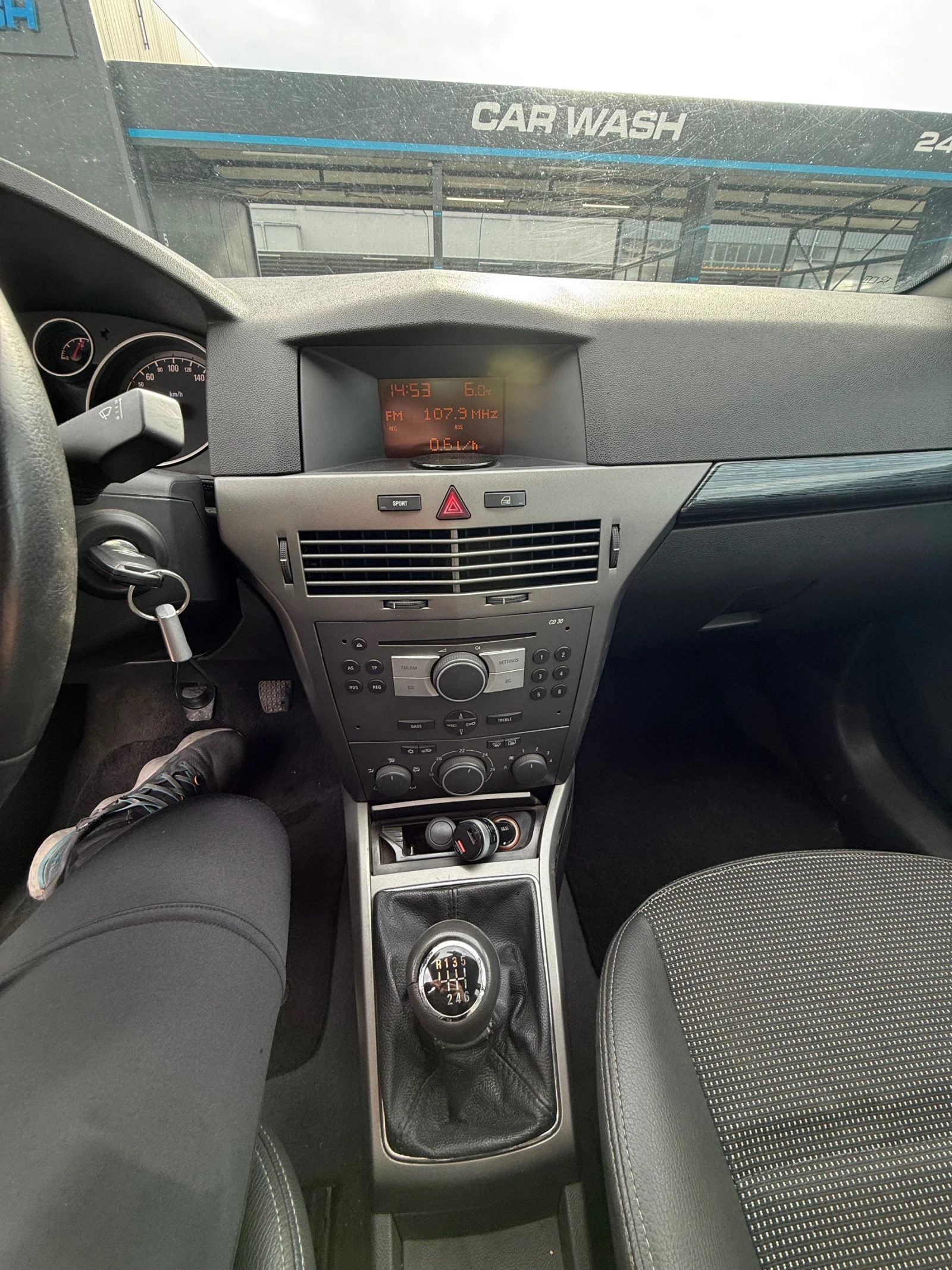 Opel Astra 1.9 CDTI, снимка 12 - Автомобили и джипове - 53701926