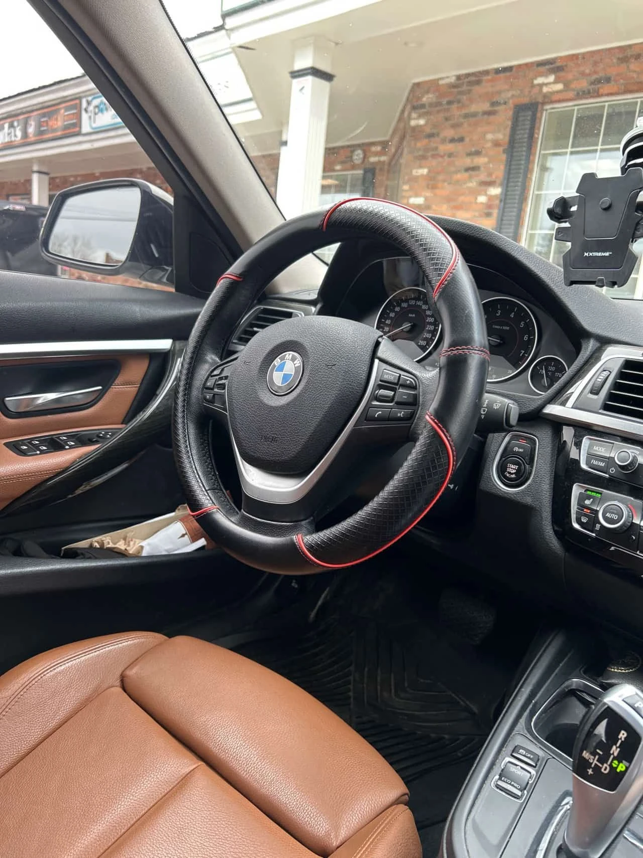 BMW 320 * xDrive * CARFAX * ПАНОРАМА * KEYLESS * ПОДГРЕВИ, снимка 5 - Автомобили и джипове - 53821551