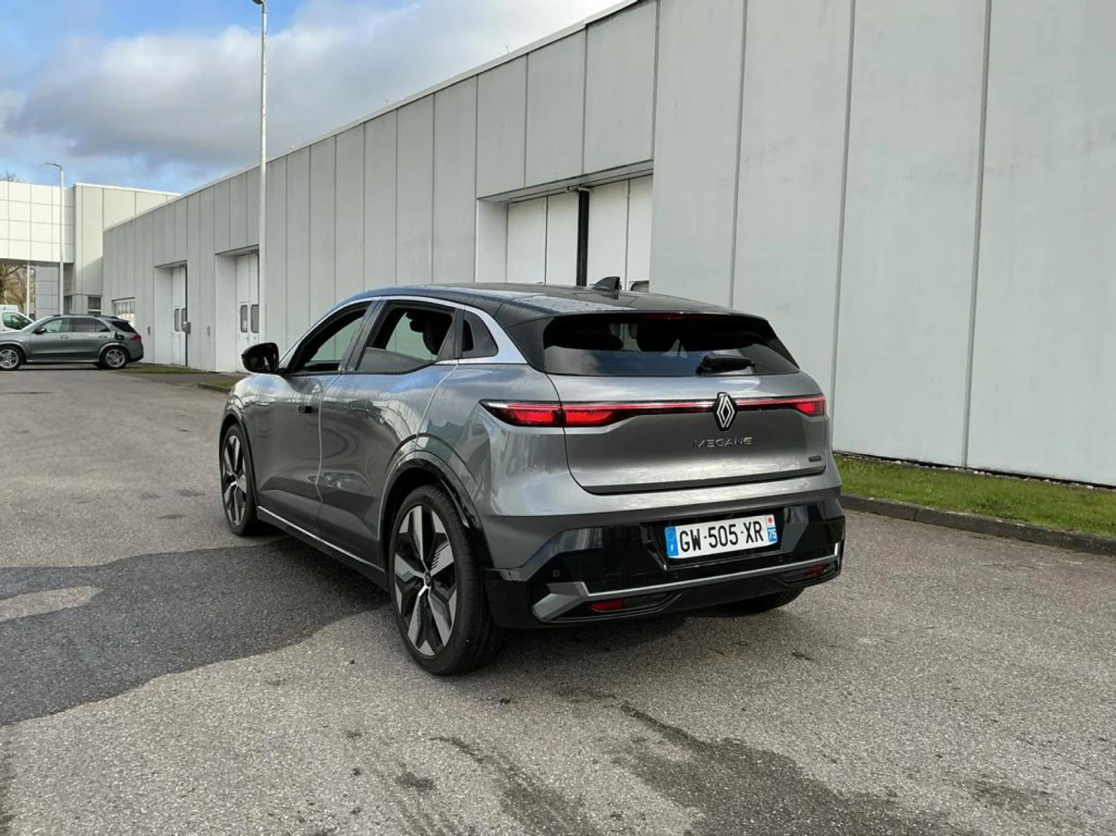 Renault Megane E-Tech Techno, снимка 4 - Автомобили и джипове - 54108267