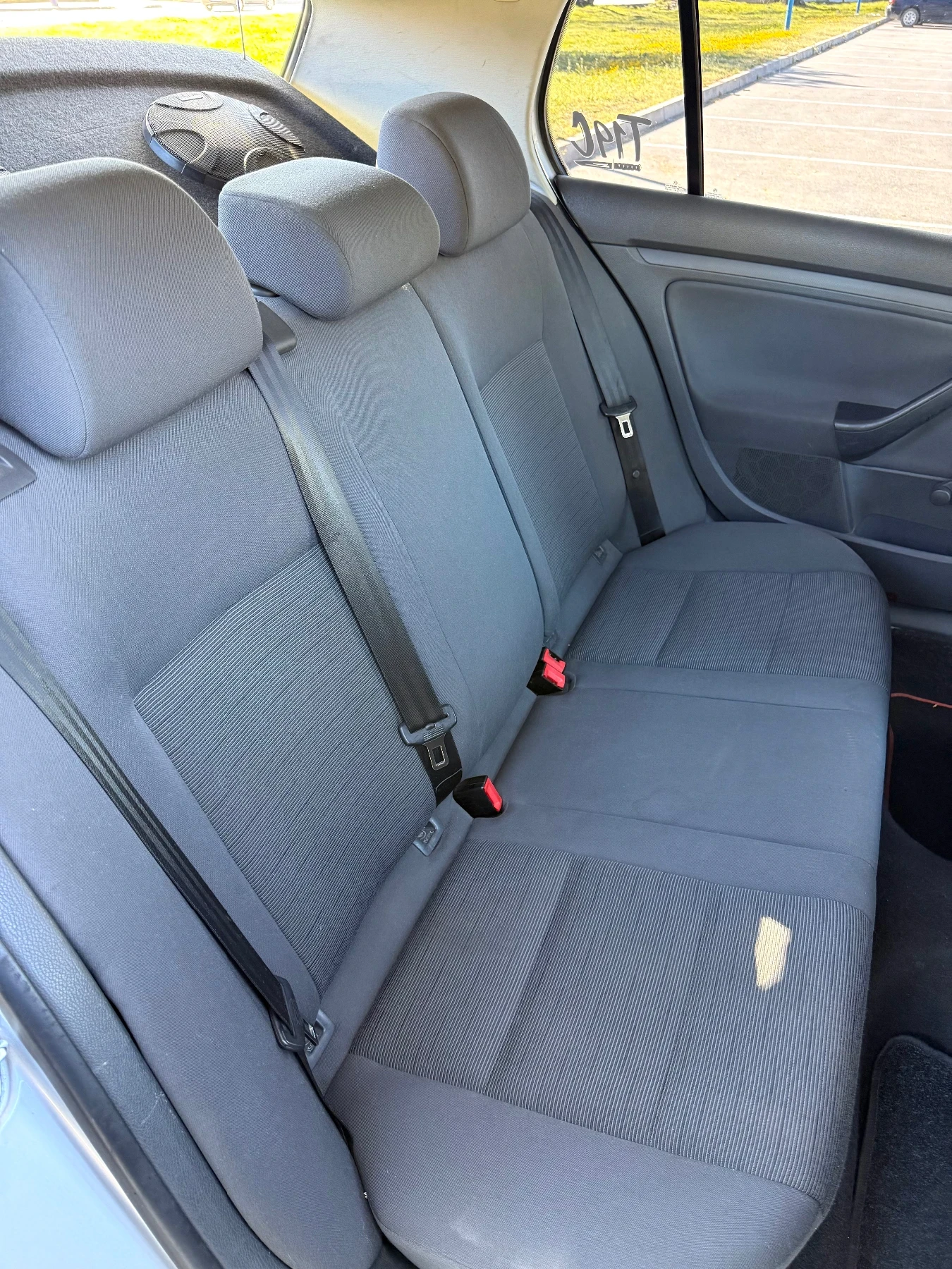 VW Golf MK5 1.9TDI, снимка 11 - Автомобили и джипове - 54120594