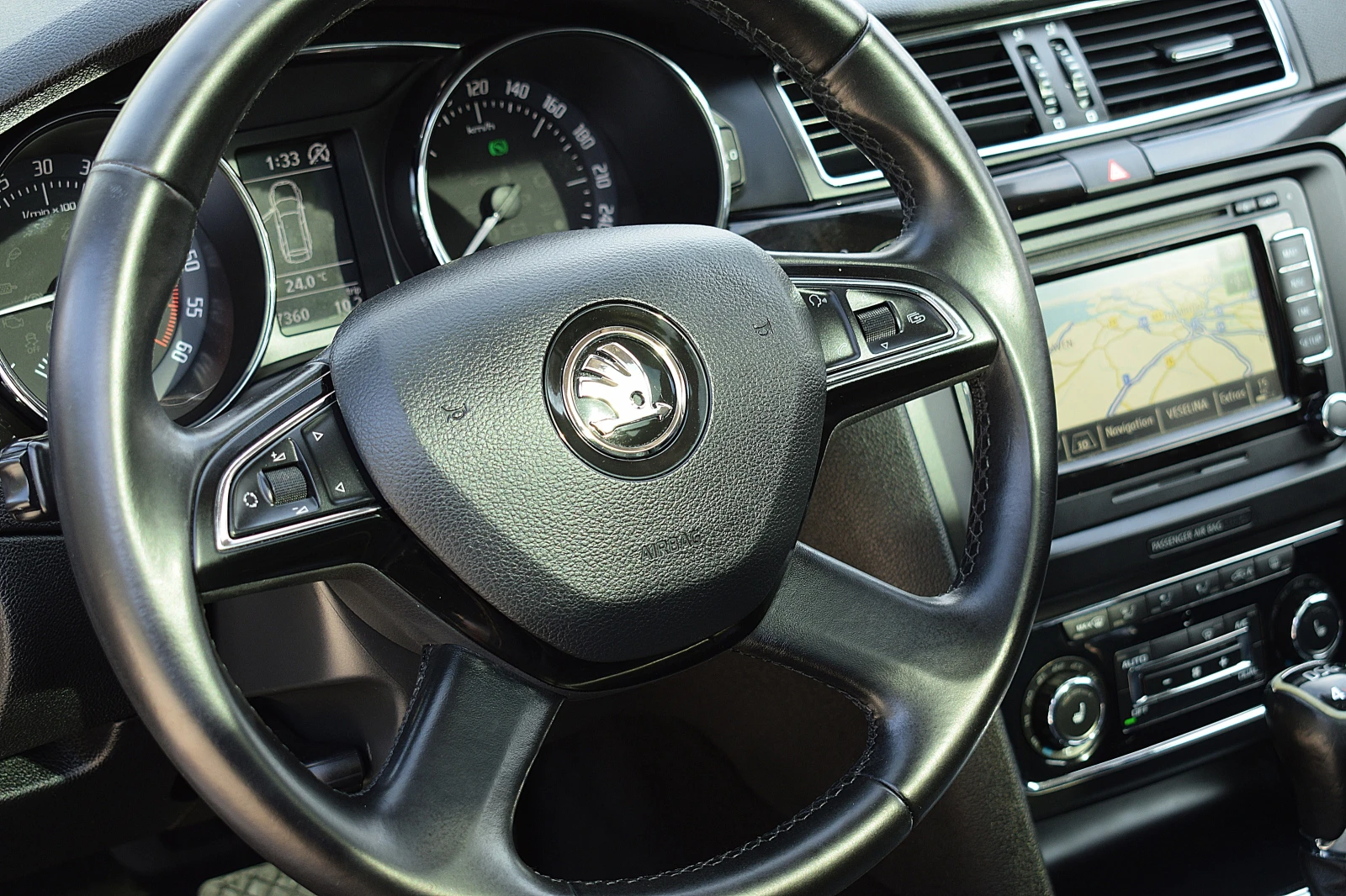 Skoda Superb 2.0/4X4/Швейцария/Нави/Панорама/Обдухване/FULL, снимка 8 - Автомобили и джипове - 54221718