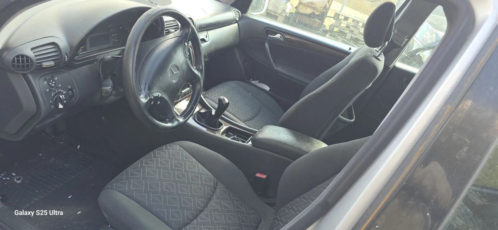 Mercedes-Benz C 200 Kompesor, снимка 9 - Автомобили и джипове - 54357939