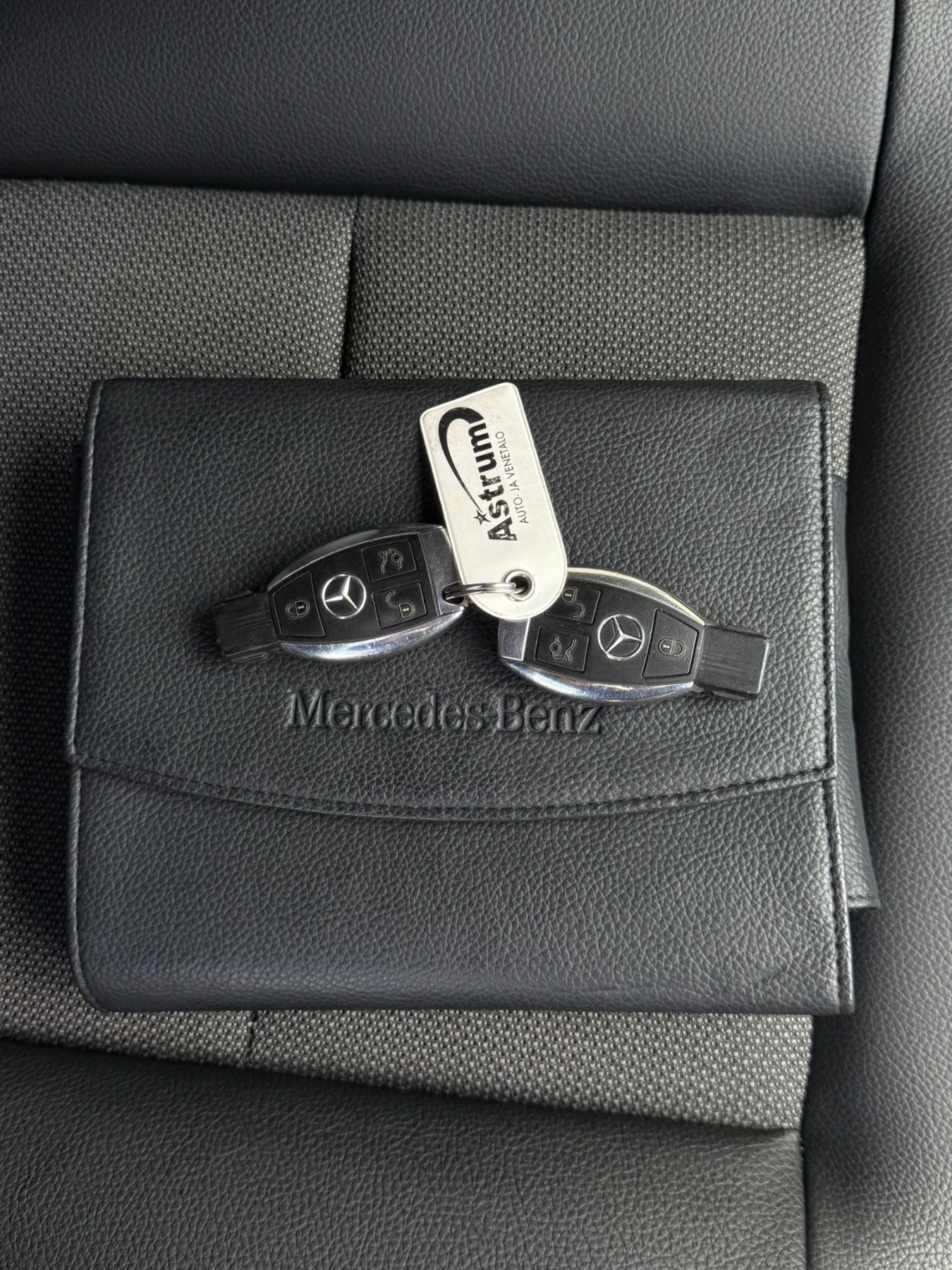 Mercedes-Benz E 250 Avantgarde , снимка 10 - Автомобили и джипове - 54382782