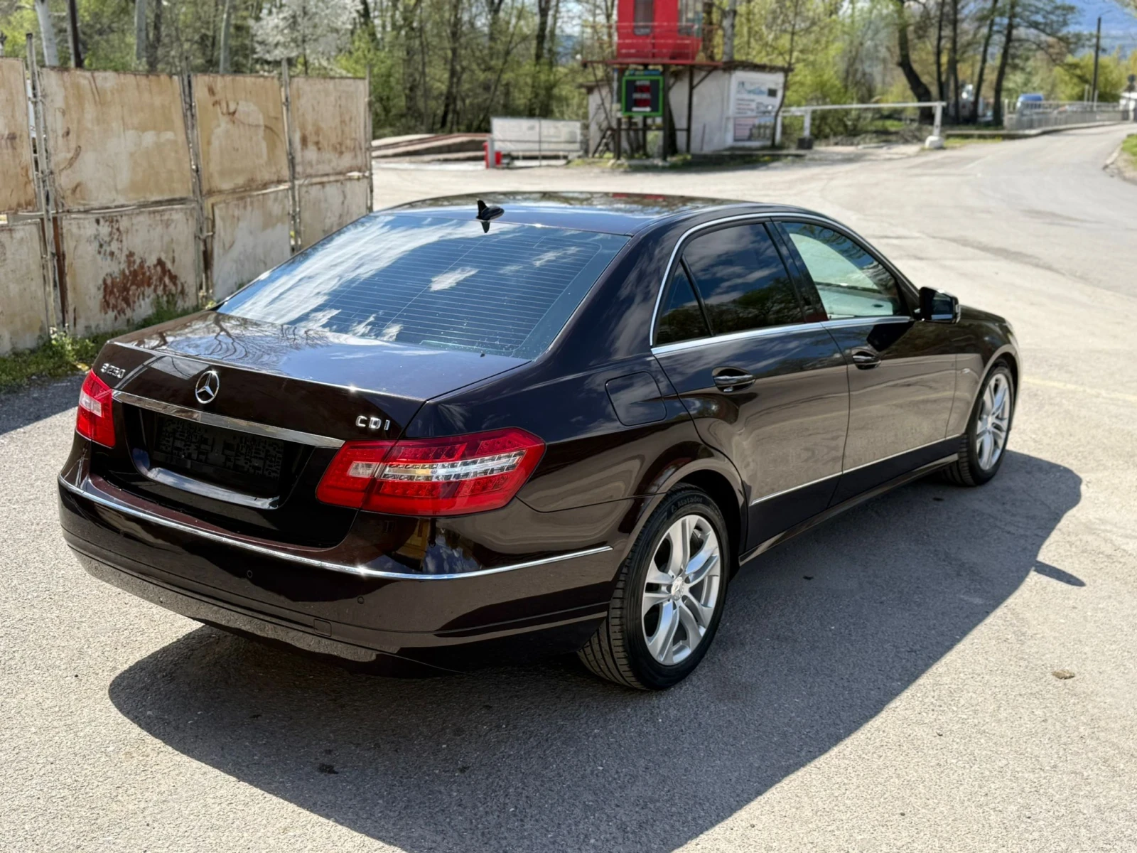 Mercedes-Benz E 250 Avantgarde , снимка 5 - Автомобили и джипове - 54382782