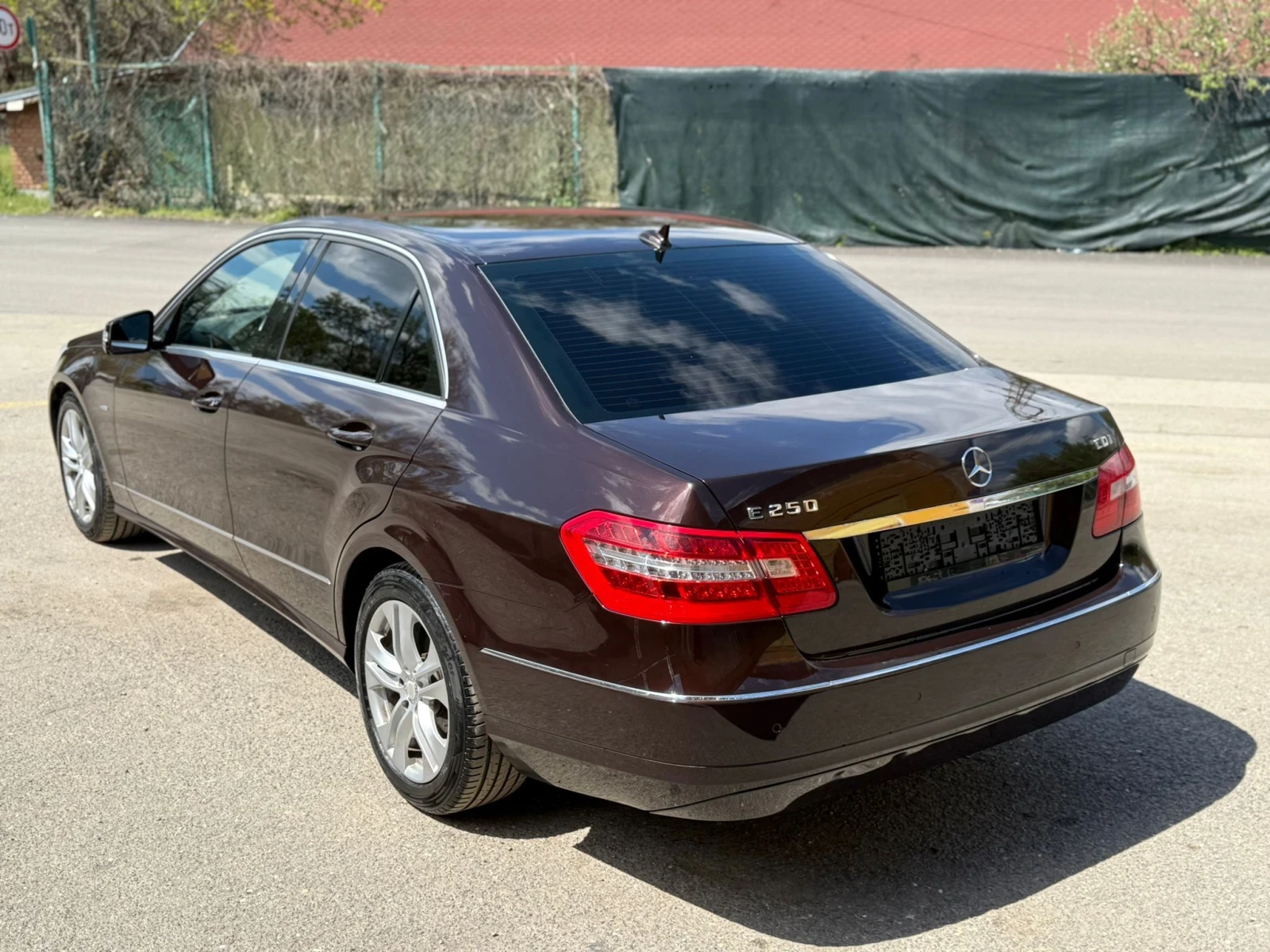 Mercedes-Benz E 250 Avantgarde , снимка 4 - Автомобили и джипове - 54382782