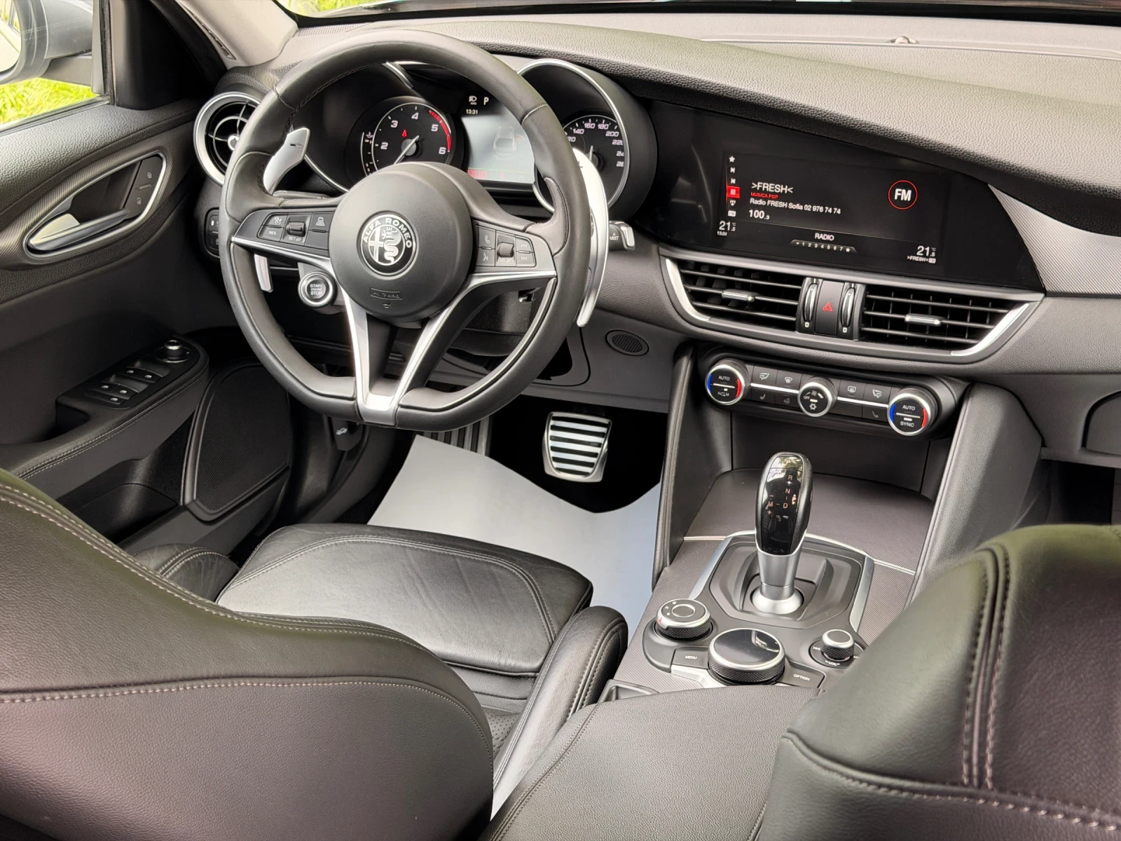 Alfa Romeo Giulia 2.2d-210KC-Q4-4X4-AT8/ZF-VELOCE-КОЖА-99Х.КМ-УНИКАТ, снимка 14 - Автомобили и джипове - 54654187