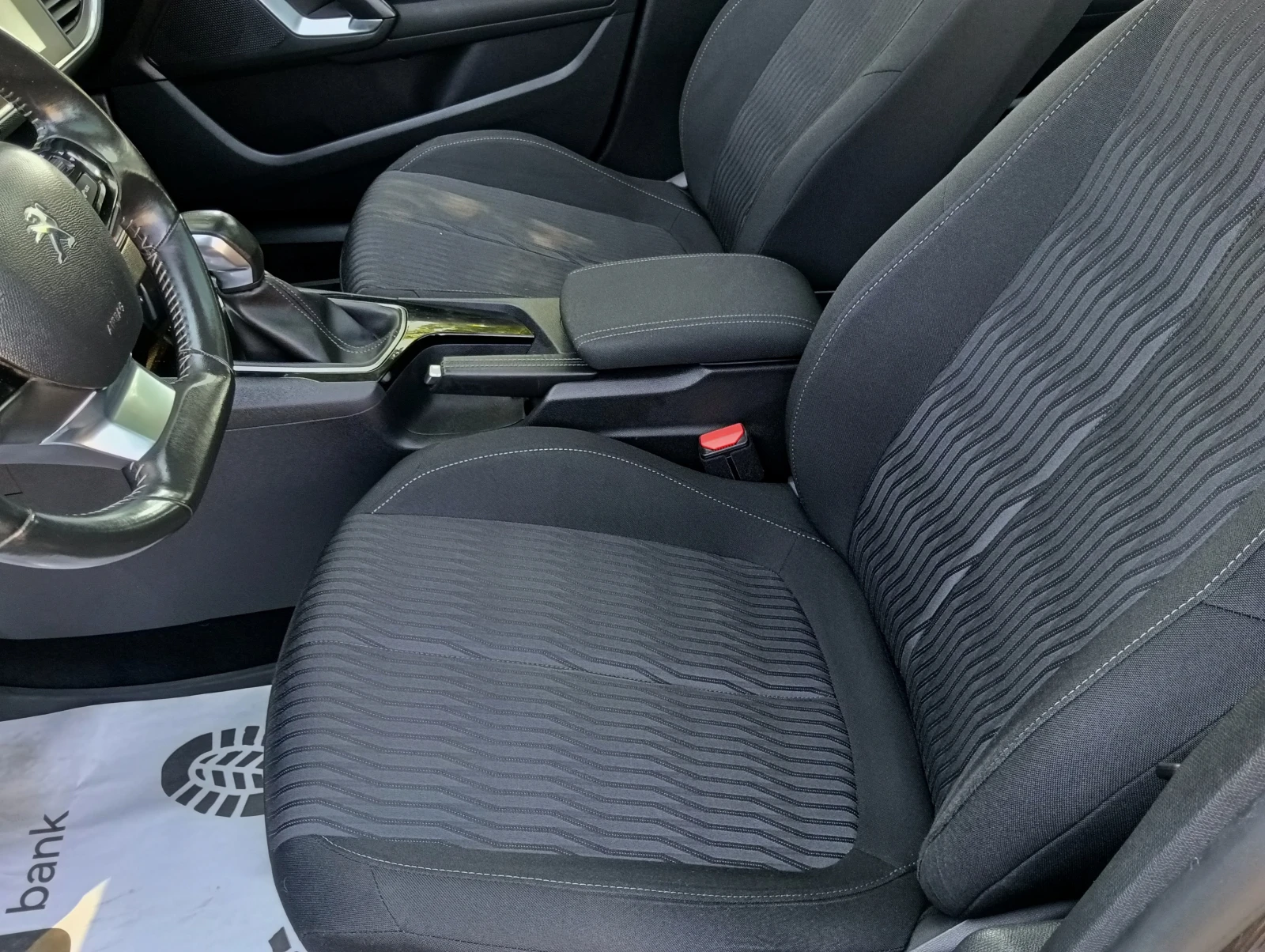 Peugeot 308 SW 1.6 HDI, снимка 9 - Автомобили и джипове - 55013971