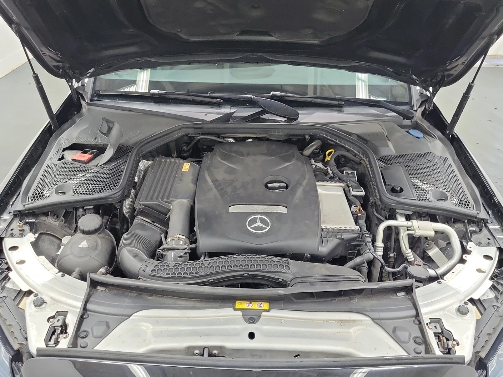 Mercedes-Benz C 300 * AMG PACK* ПАНО* ПОДГРЕВ* CARFAX* , снимка 15 - Автомобили и джипове - 55104396
