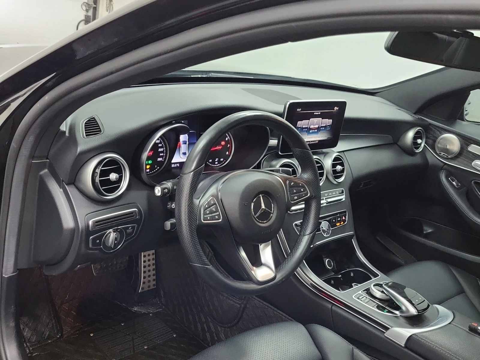 Mercedes-Benz C 300 * AMG PACK* ПАНО* ПОДГРЕВ* CARFAX* , снимка 10 - Автомобили и джипове - 55104396