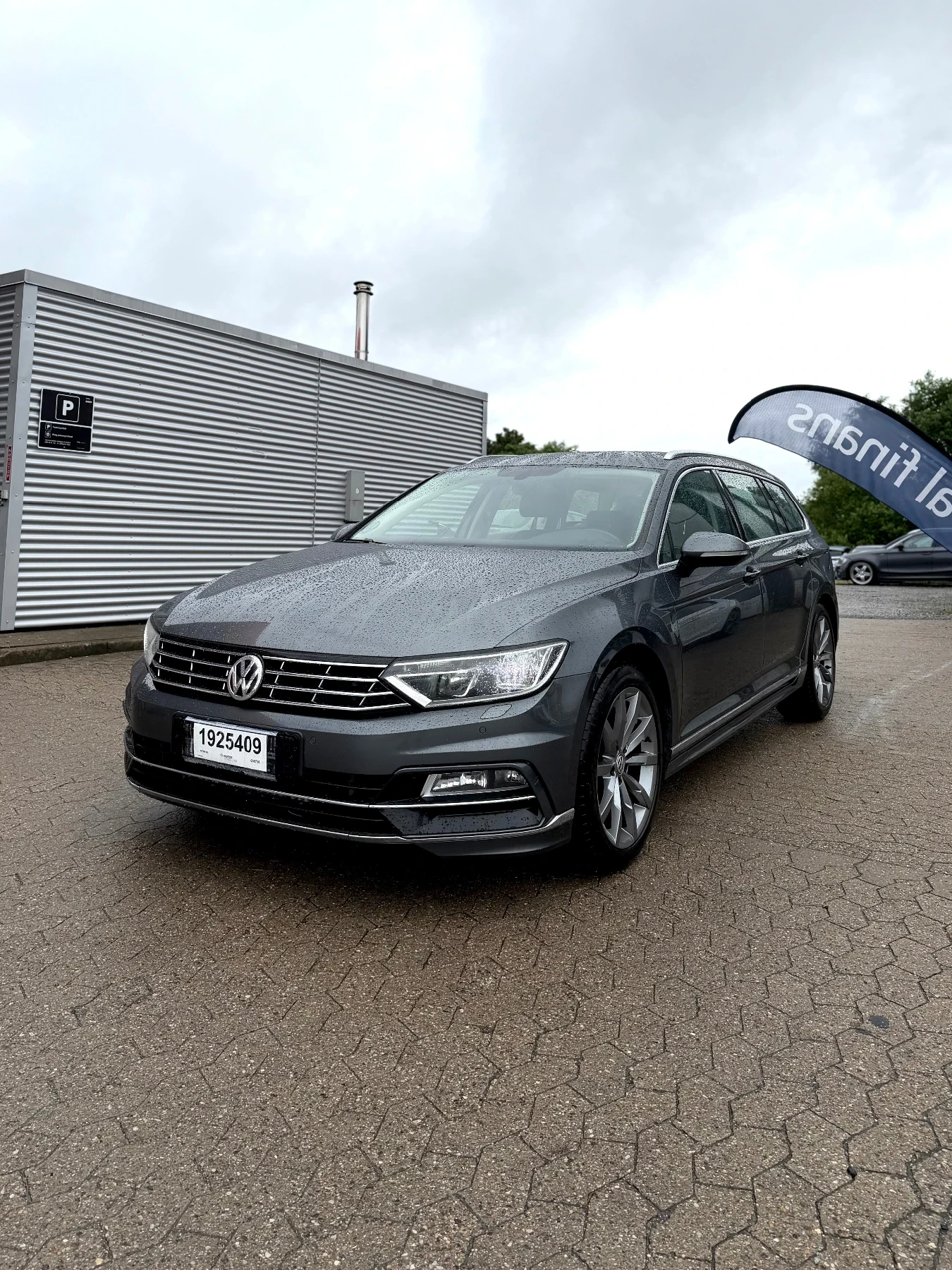 VW Passat 2.0tdi 190кс Rline Дигитал Печка Камера 8 джанти