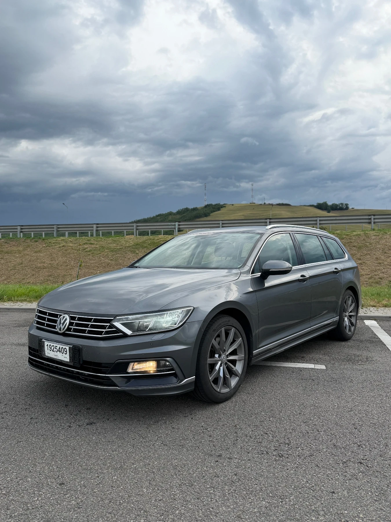 VW Passat 2.0tdi 190кс Rline Дигитал Печка Камера 8 джанти