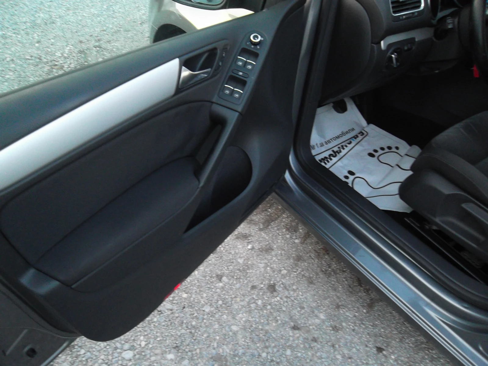VW Golf 2.0TDI-140 к.с Highline, снимка 6 - Автомобили и джипове - 55470594