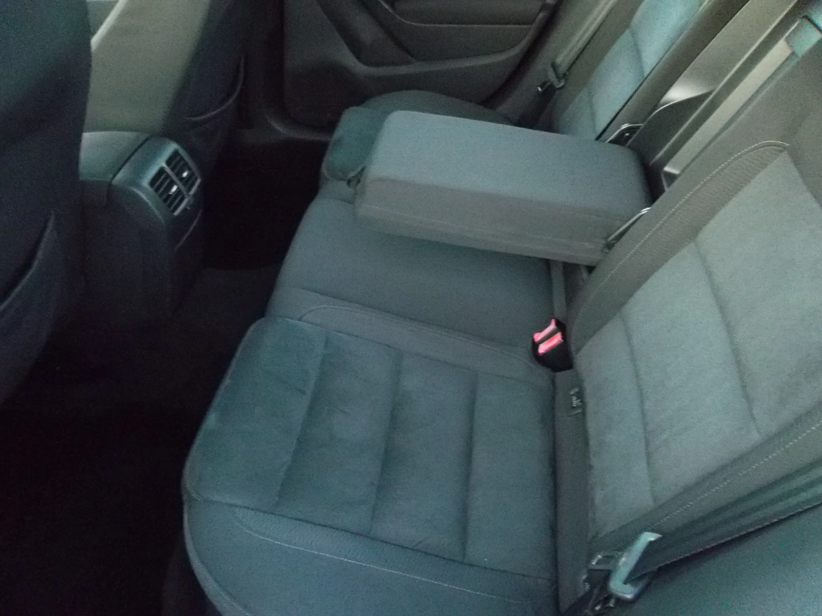 VW Golf 2.0TDI-140 к.с Highline, снимка 9 - Автомобили и джипове - 55470594