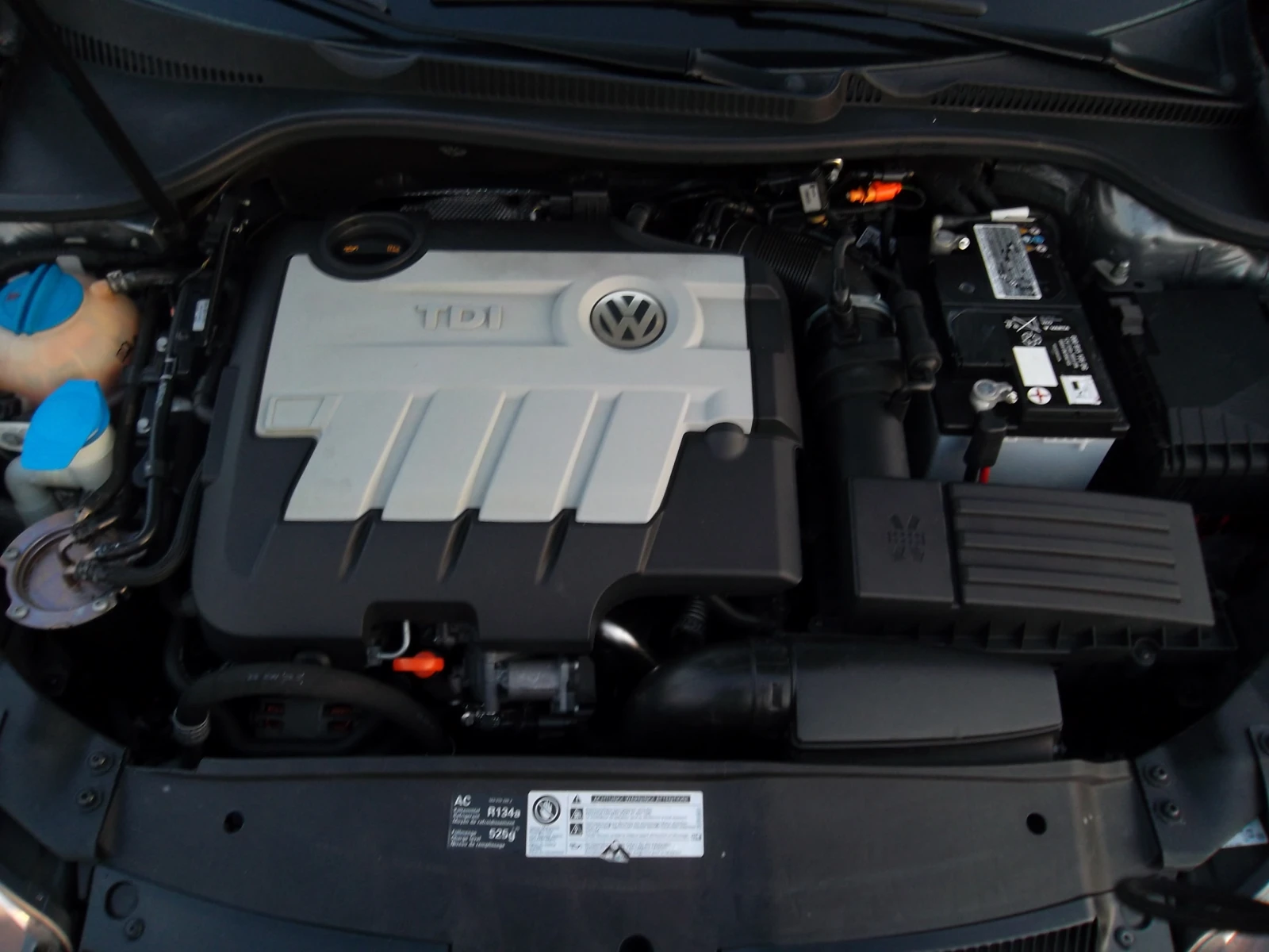 VW Golf 2.0TDI-140 к.с Highline, снимка 14 - Автомобили и джипове - 55470594