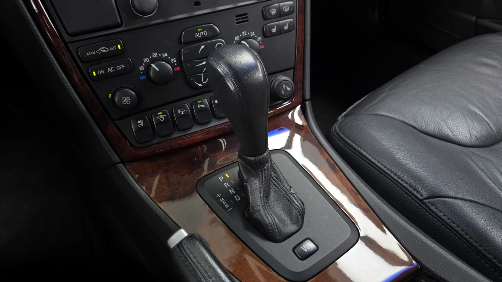 Volvo S60 2.5* ЛЮК* КРАЙНА ЦЕНА, снимка 9 - Автомобили и джипове - 55496253