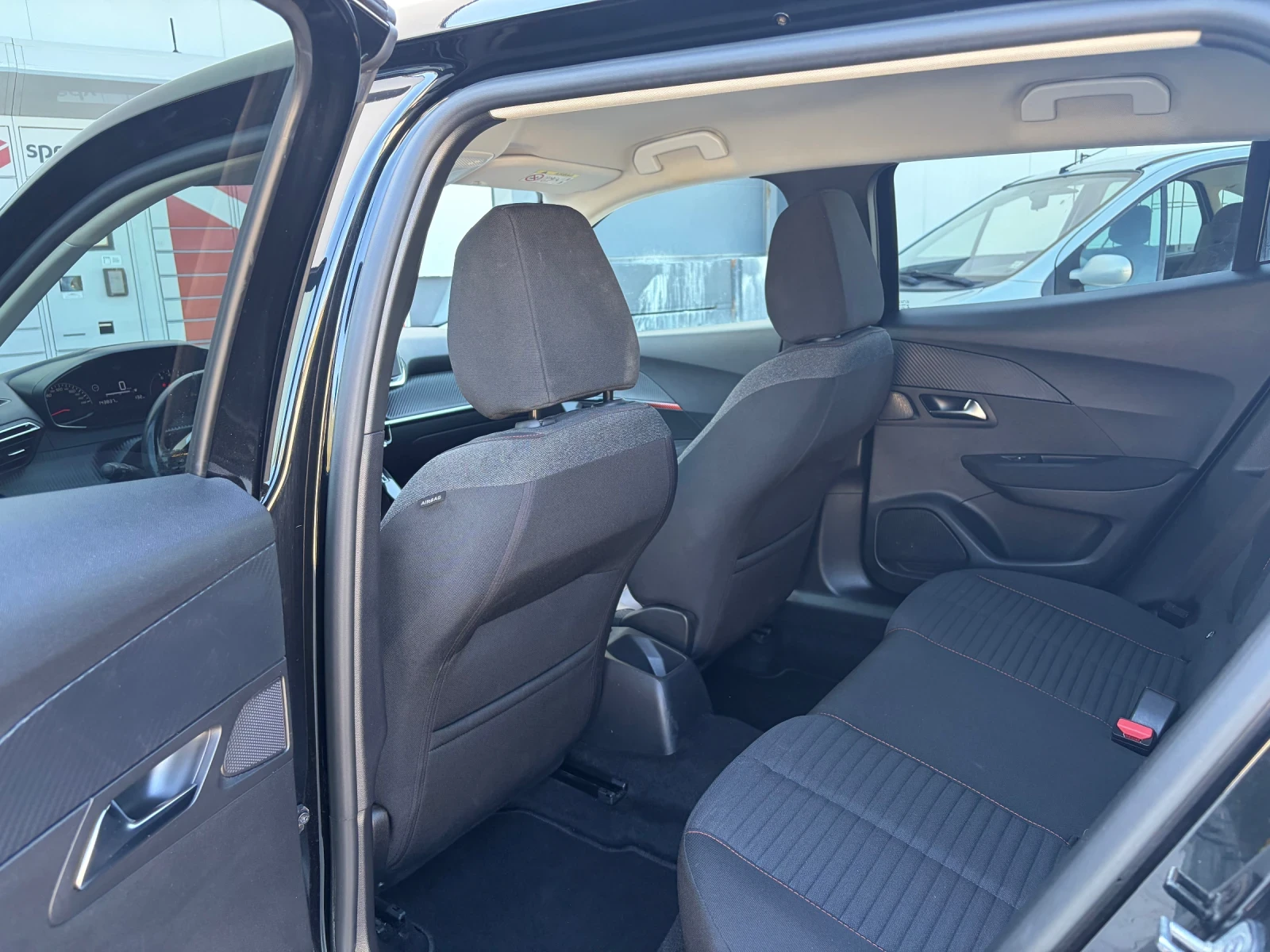 Peugeot 2008 1.5 HDI , снимка 10 - Автомобили и джипове - 56344342
