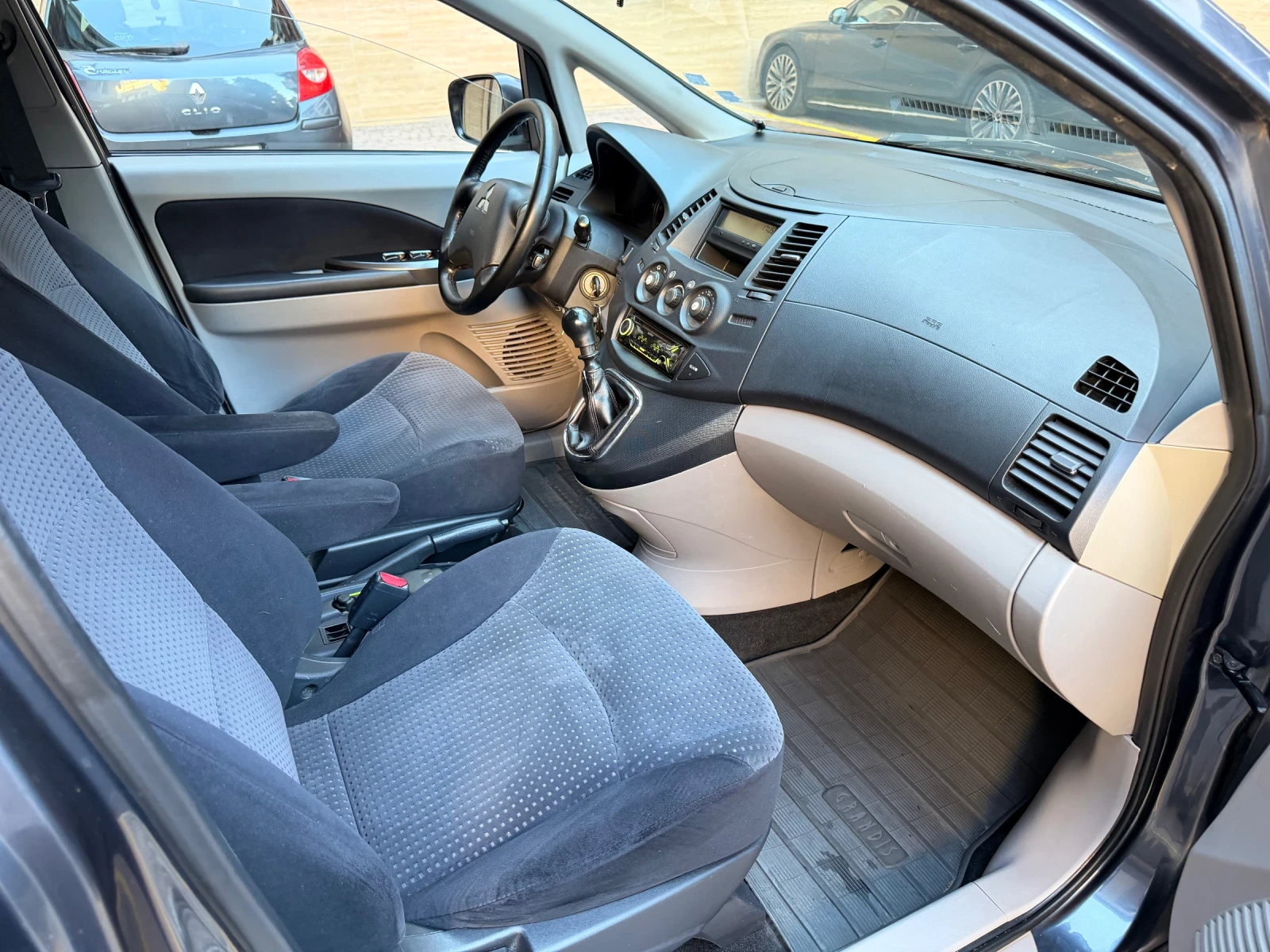 Mitsubishi Grandis  �������  | Mobile.bg � ����������� 10