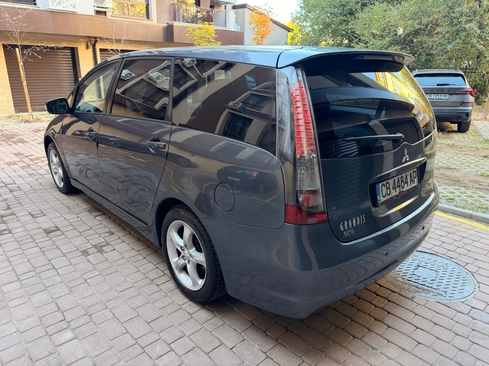 Mitsubishi Grandis  �������  | Mobile.bg � ����������� 4
