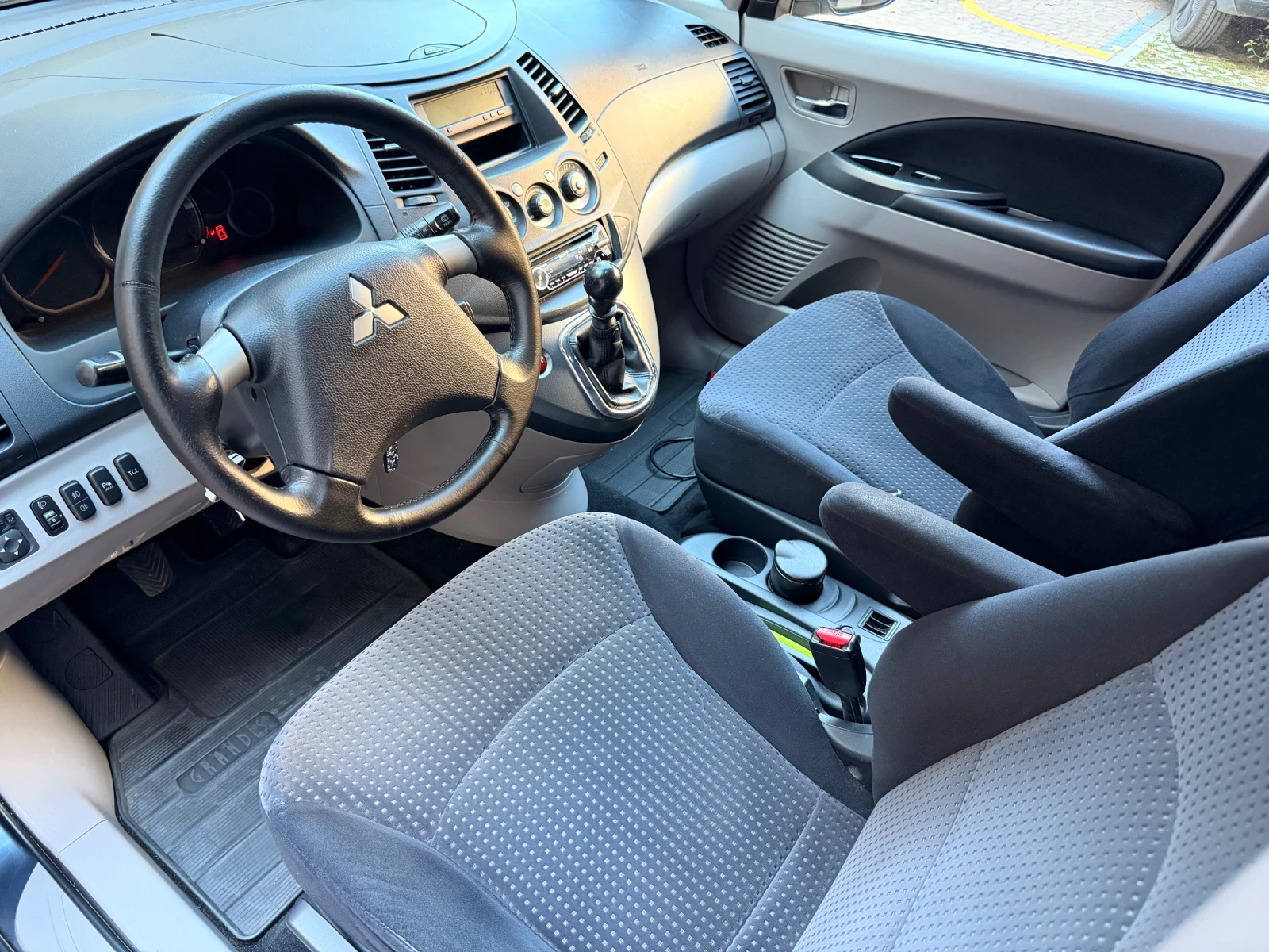 Mitsubishi Grandis  �������  | Mobile.bg � ����������� 8