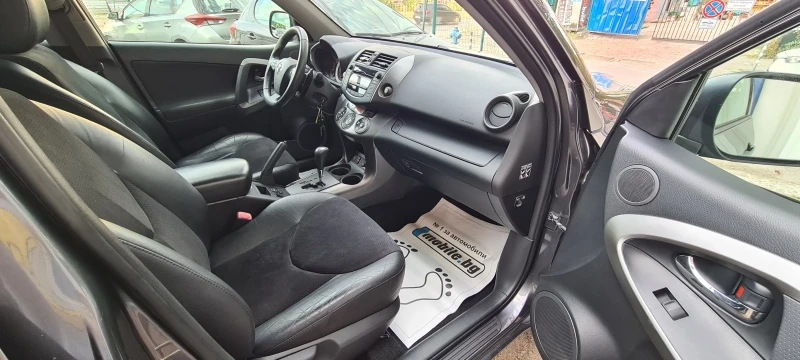 Toyota Rav4 2.2 Exclusive, снимка 6 - Автомобили и джипове - 37511804