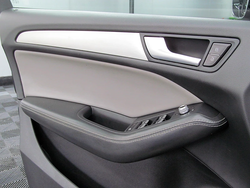 Audi Q5 S-line/Keyless Go/PANORAMA/FACE/СОБСТВЕН ЛИЗИНГ, снимка 12 - Автомобили и джипове - 50939395