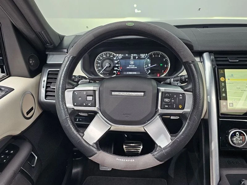 Land Rover Discovery 3.0 Automatic, снимка 13 - Автомобили и джипове - 55845863