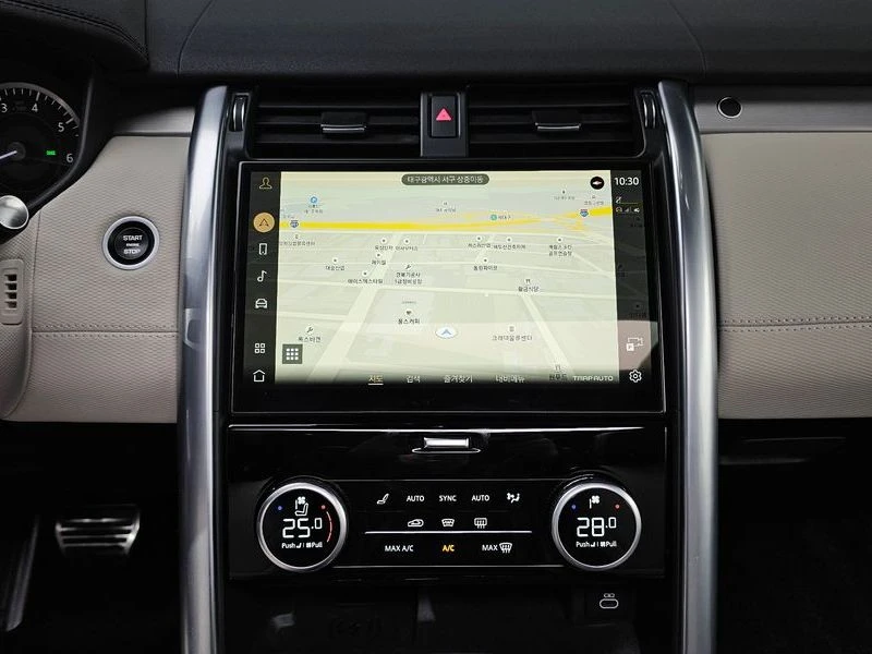Land Rover Discovery 3.0 Automatic, снимка 15 - Автомобили и джипове - 55845863
